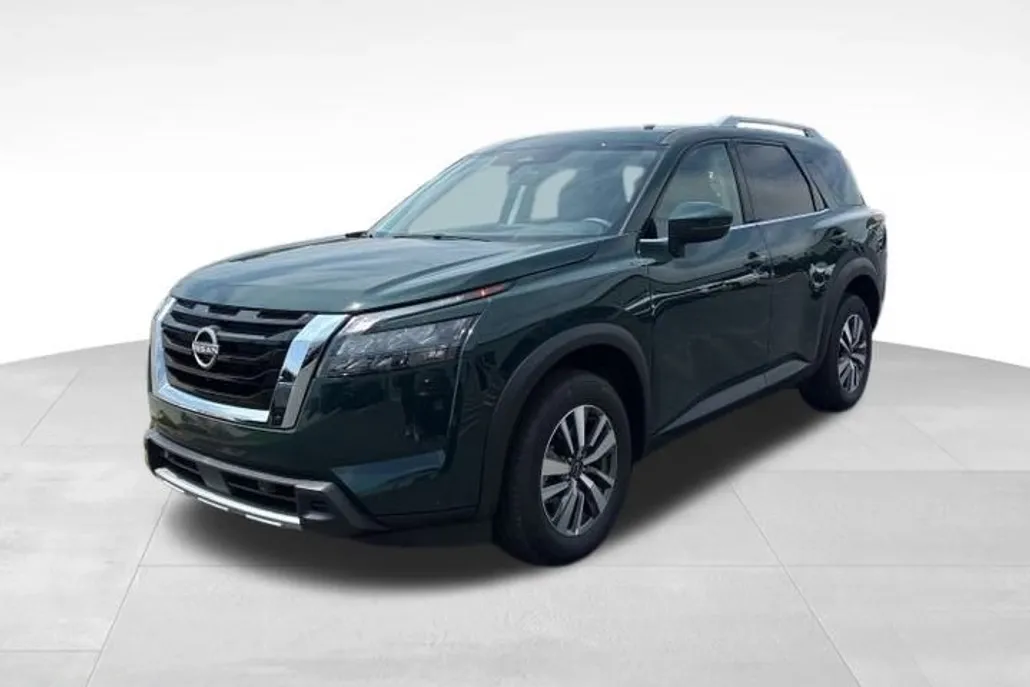 2025 Nissan Pathfinder SL photo 1