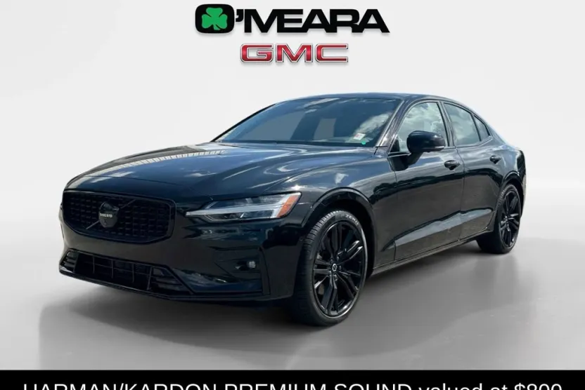 2024 Volvo S60 B5 Plus Black Edition photo 1