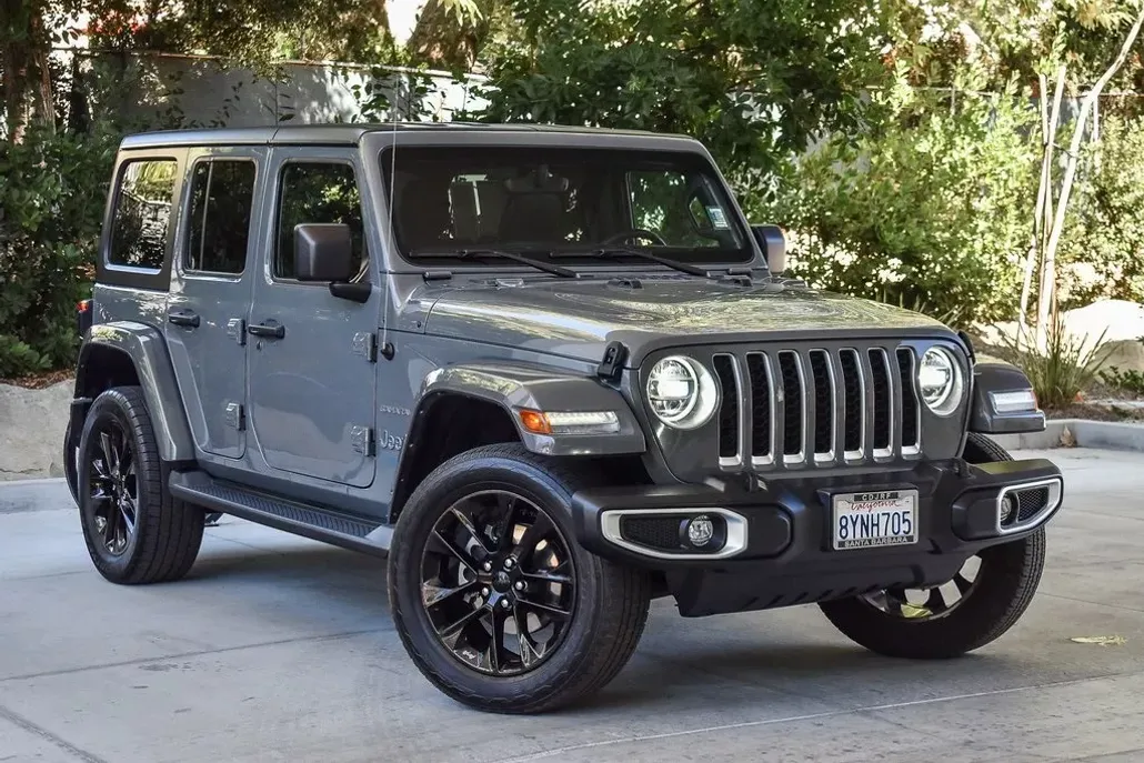 2021 Jeep Wrangler Unlimited Sahara 4xe photo 1