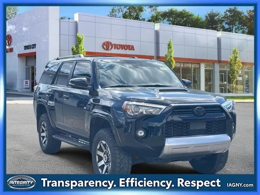 2023 Toyota 4Runner TRD Off-Road Premium photo 1