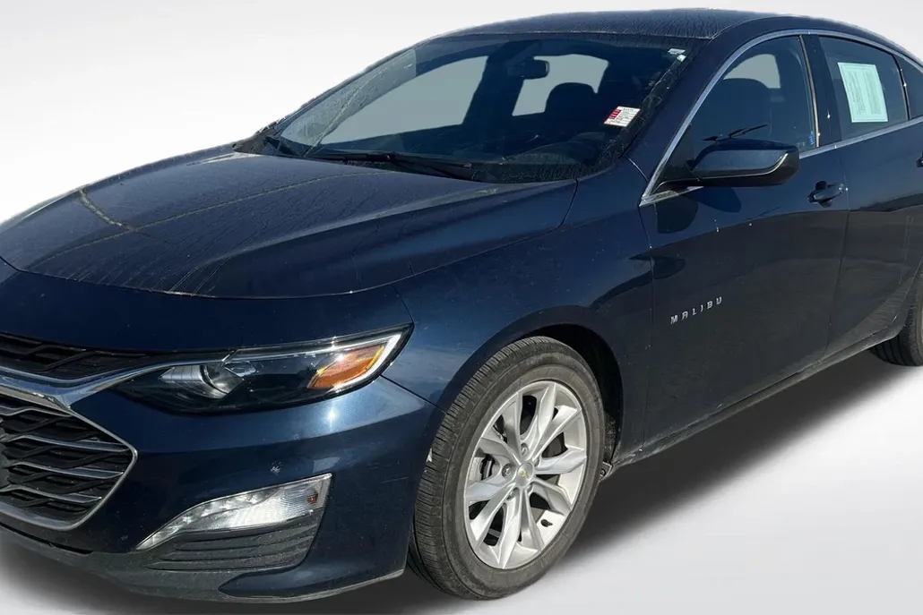 2022 Chevrolet Malibu photo 1