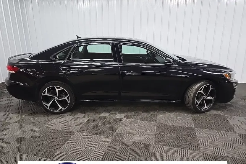 2020 Volkswagen Passat 2.0T R-Line photo 1