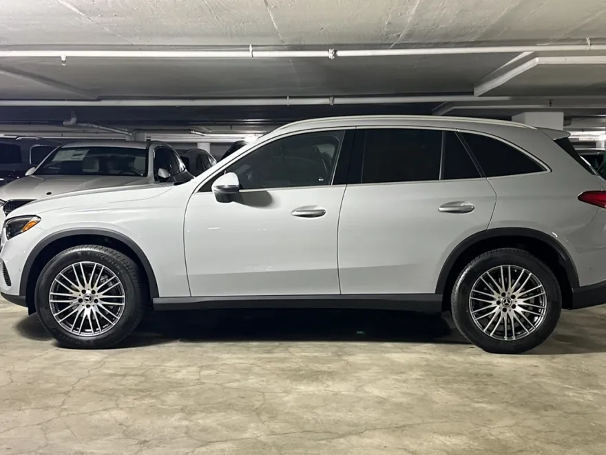 2026 Mercedes Benz GLC 300 4MATIC photo 1