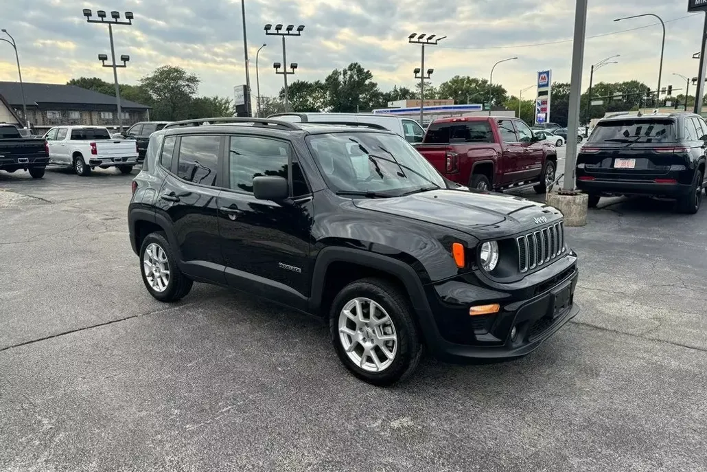 2022 Jeep Renegade Latitude photo 1
