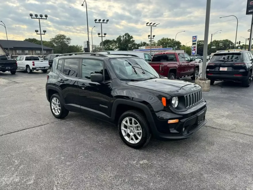 2022 Jeep Renegade Latitude photo 1