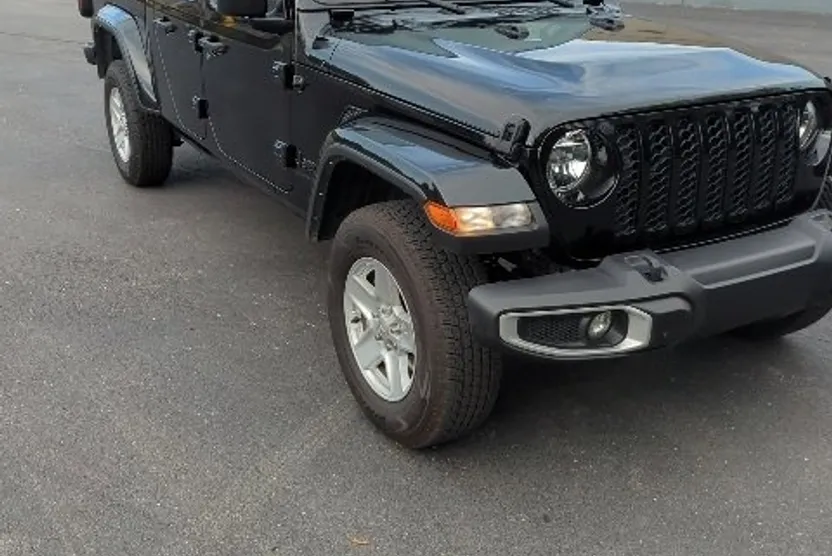 2022 Jeep Gladiator Sport S photo 1
