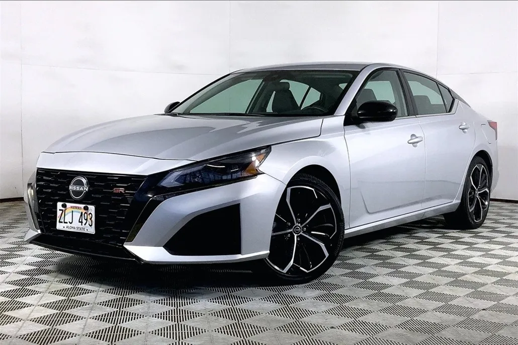 2024 Nissan Altima 2.5 SR photo 1