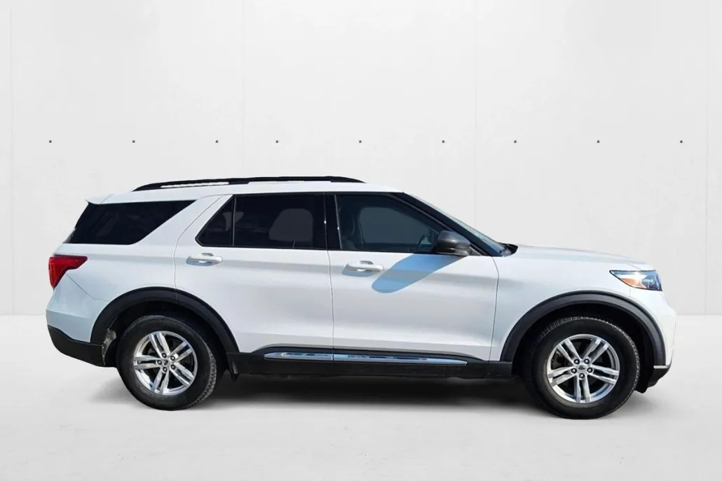 2020 Ford Explorer XLT photo 1