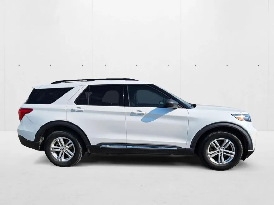 2020 Ford Explorer XLT photo 1