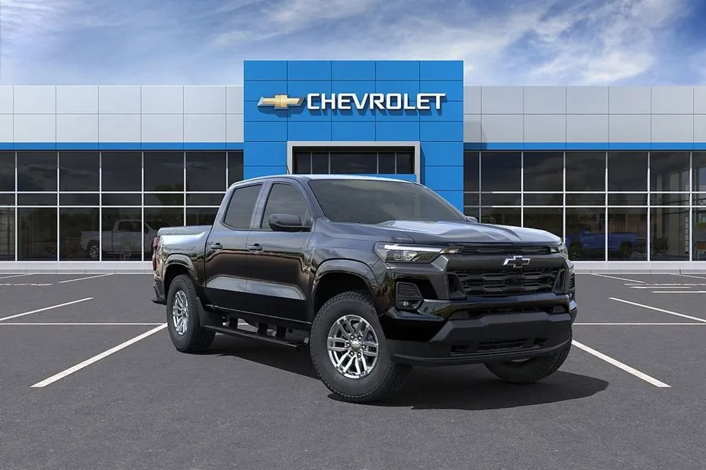 2025 Chevrolet Colorado Work Truck LT photo 1