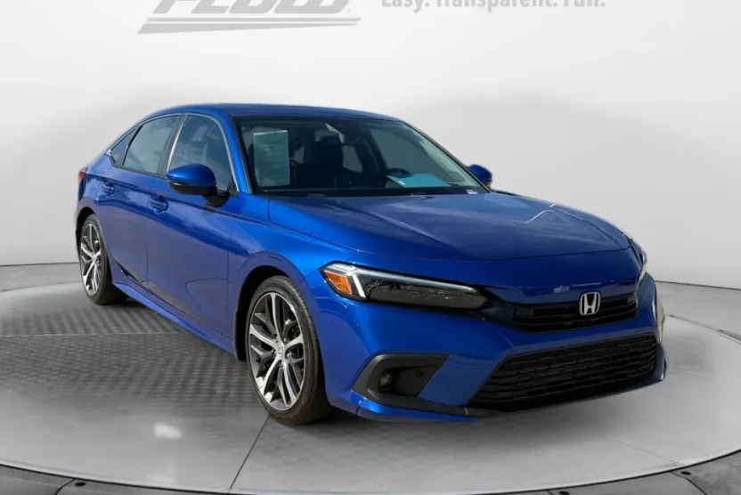 2023 Honda Civic Touring photo 1