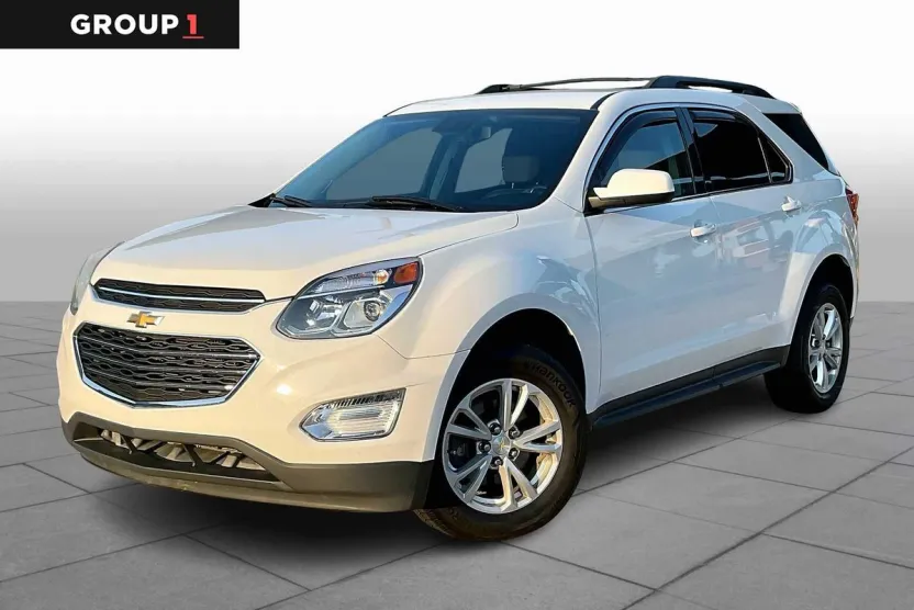 2017 Chevrolet Equinox LT photo 1