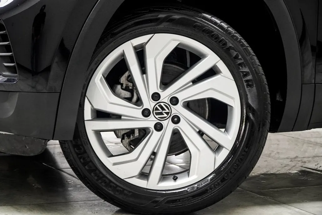2020 Volkswagen Atlas Cross Sport V6 SEL photo 1