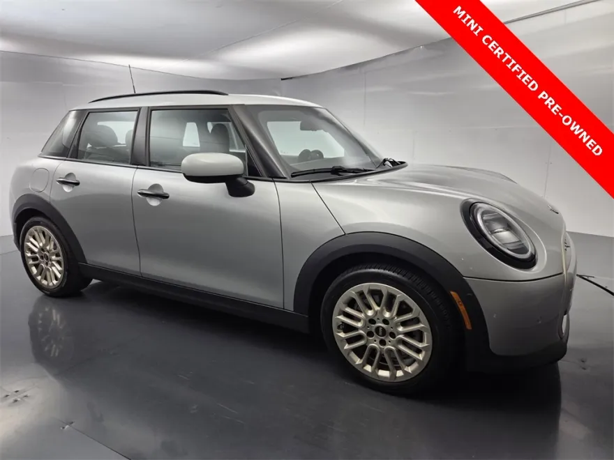 2025 Mini Cooper Signature photo 1