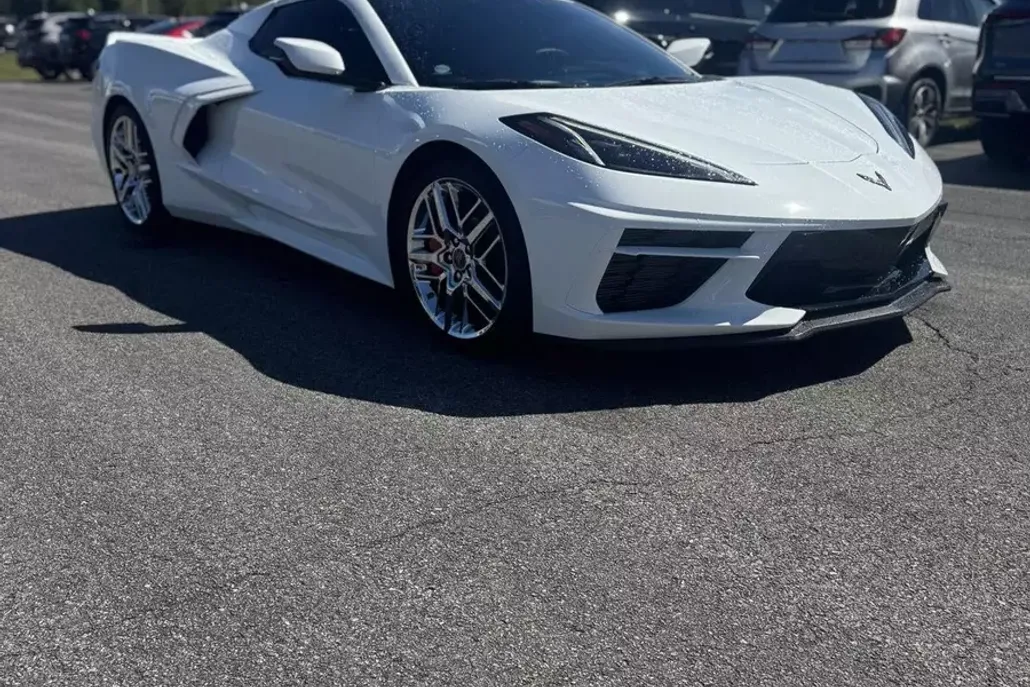 2023 Chevrolet Corvette Stingray 2LT photo 1