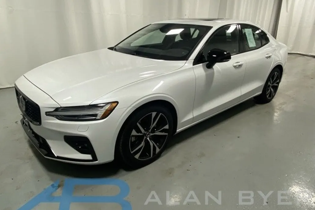 2023 Volvo S60 B5 Core photo 1
