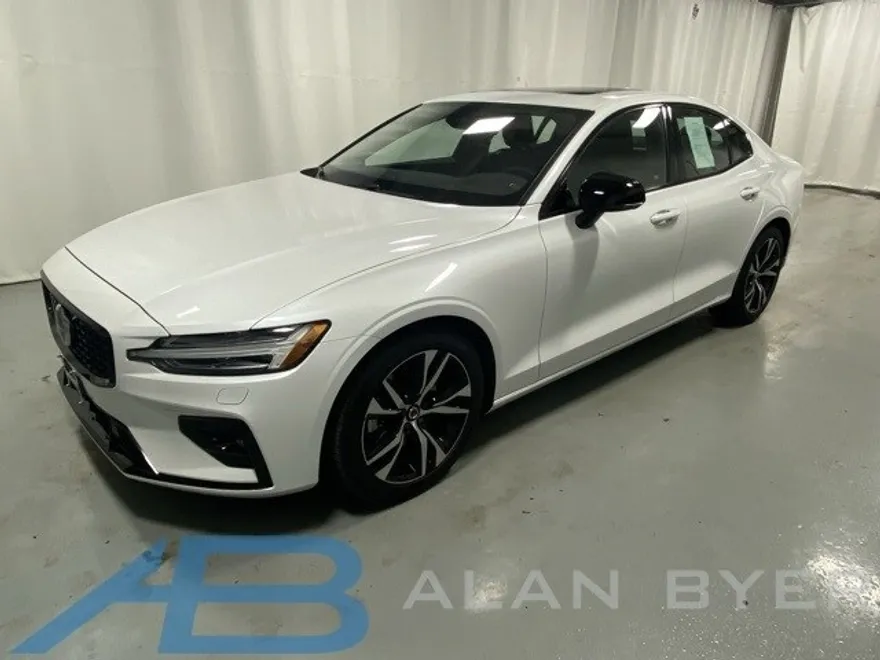 2023 Volvo S60 B5 Core photo 1