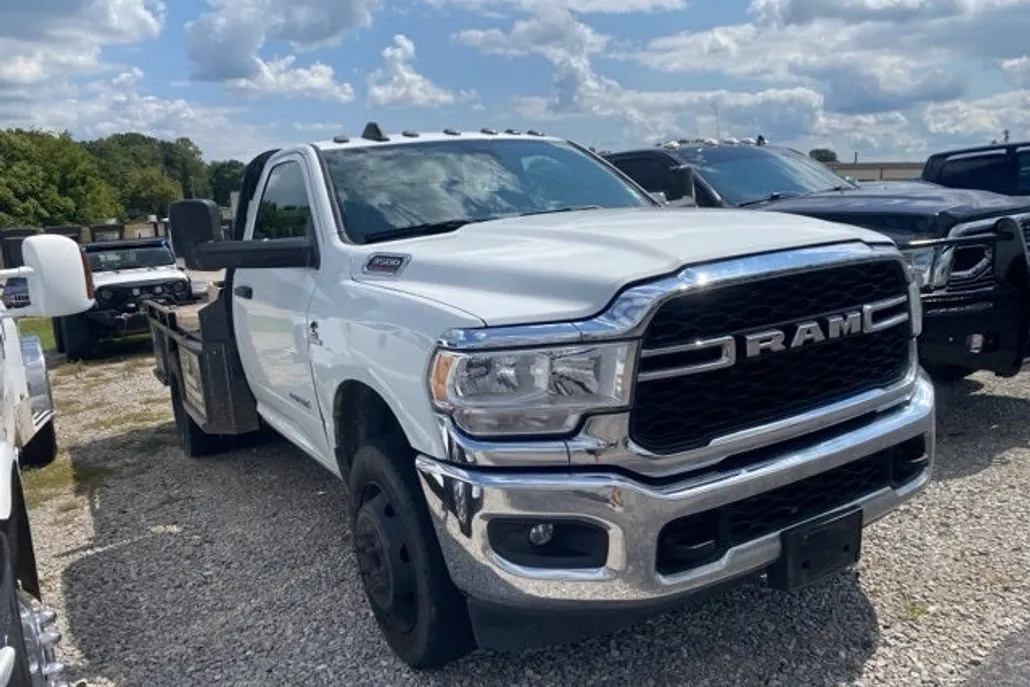 2022 Ram 3500 Tradesman photo 1
