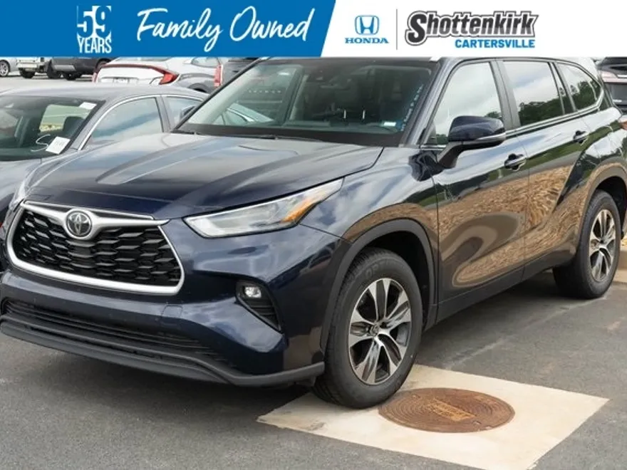 2023 Toyota Highlander L photo 1