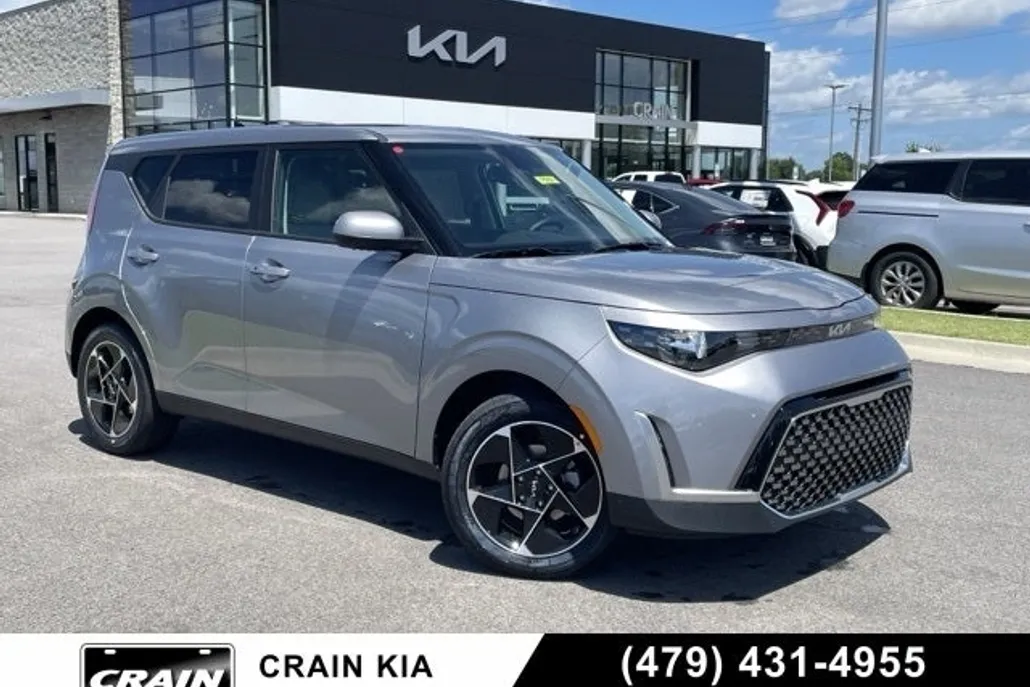 2025 Kia Soul EX photo 1