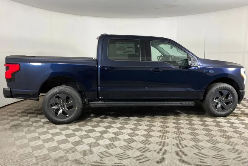 2025 Ford F-150 Lightning photo 1