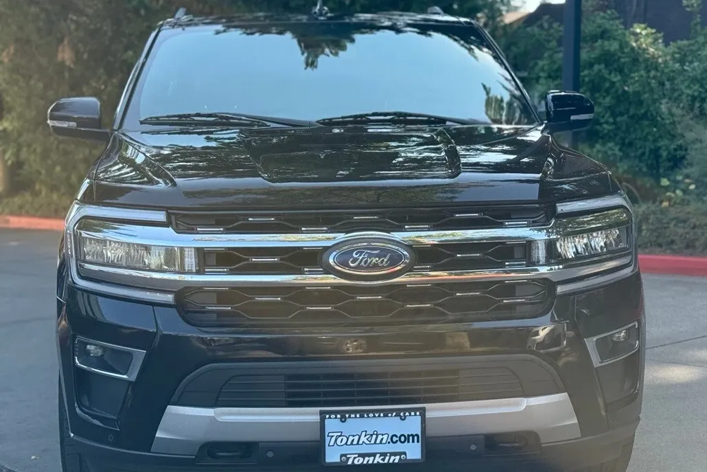 2023 Ford Expedition Limited photo 1