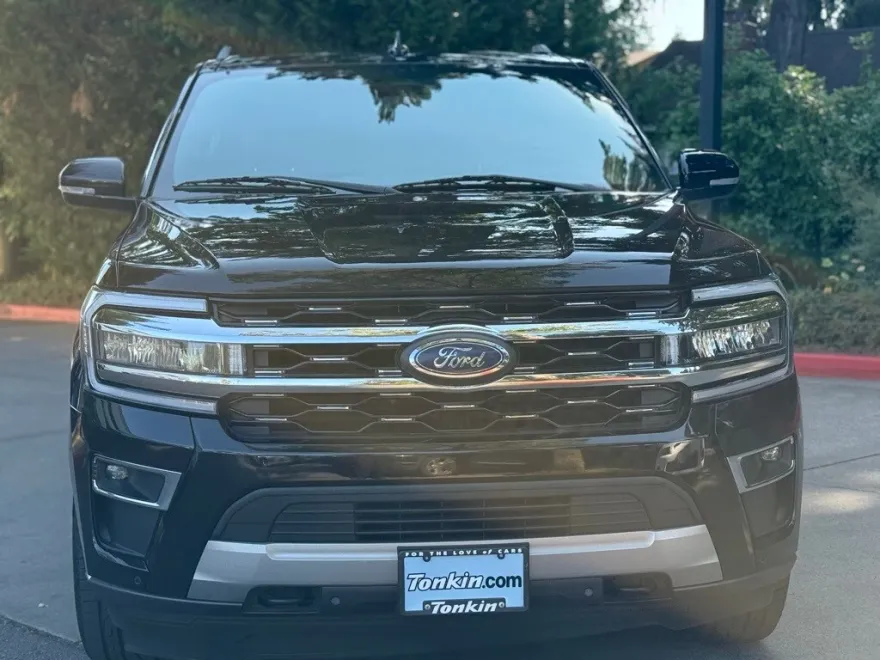 2023 Ford Expedition Limited photo 1