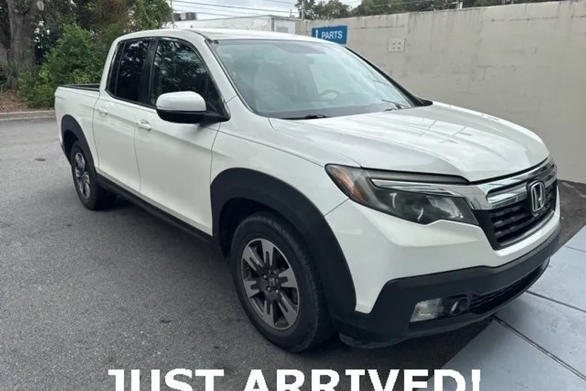 2017 Honda Ridgeline RTL photo 1