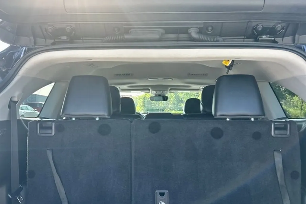 2023 Toyota Highlander Hybrid XLE photo 1