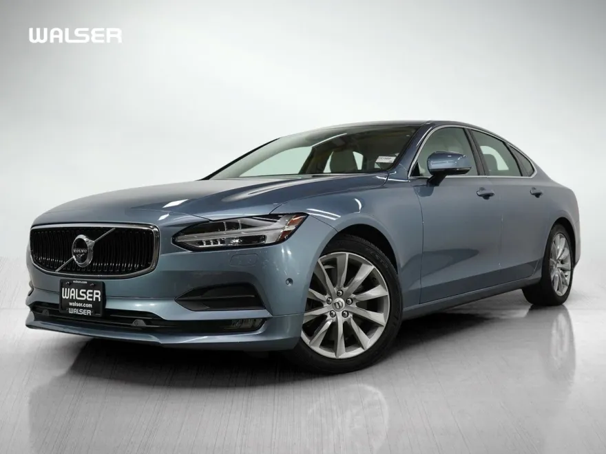 2017 Volvo S90 Momentum photo 1