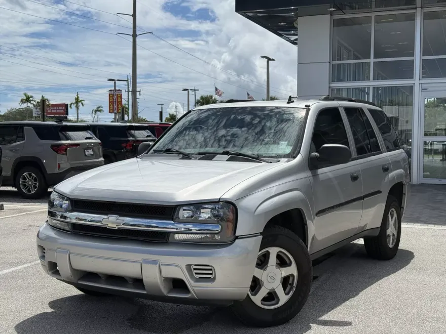 2006 Chevrolet Trailblazer LS photo 1