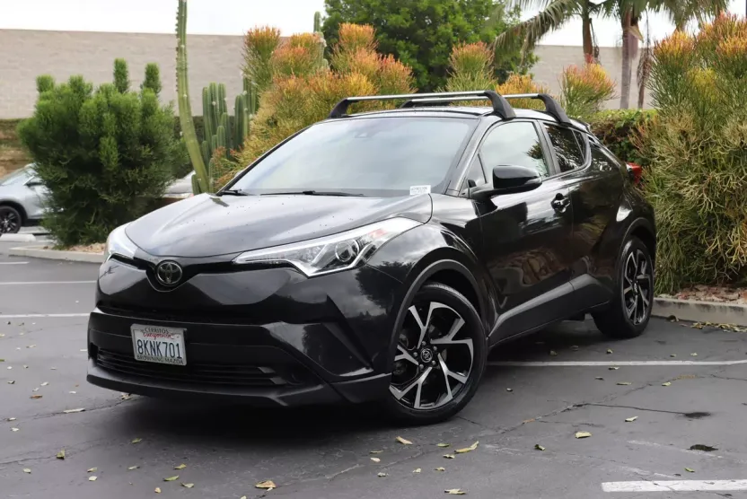 2019 Toyota C-HR XLE Limited photo 1