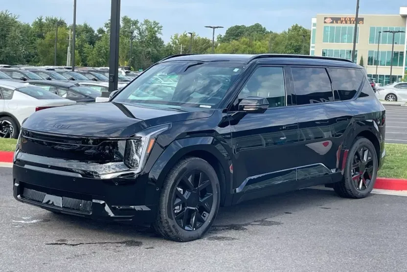 2026 Kia EV9 Land photo 1