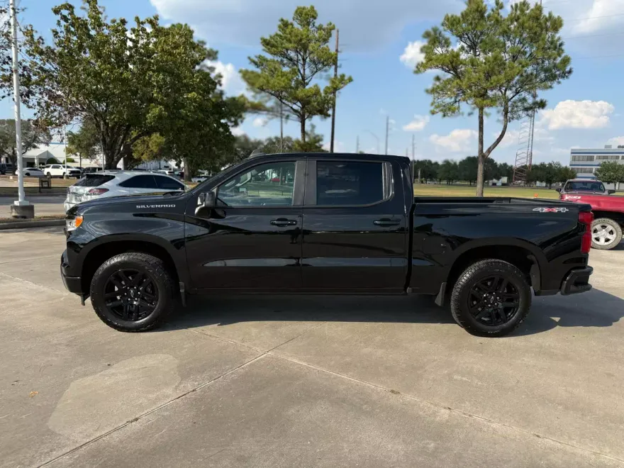 2024 Chevrolet Silverado 1500 RST photo 1