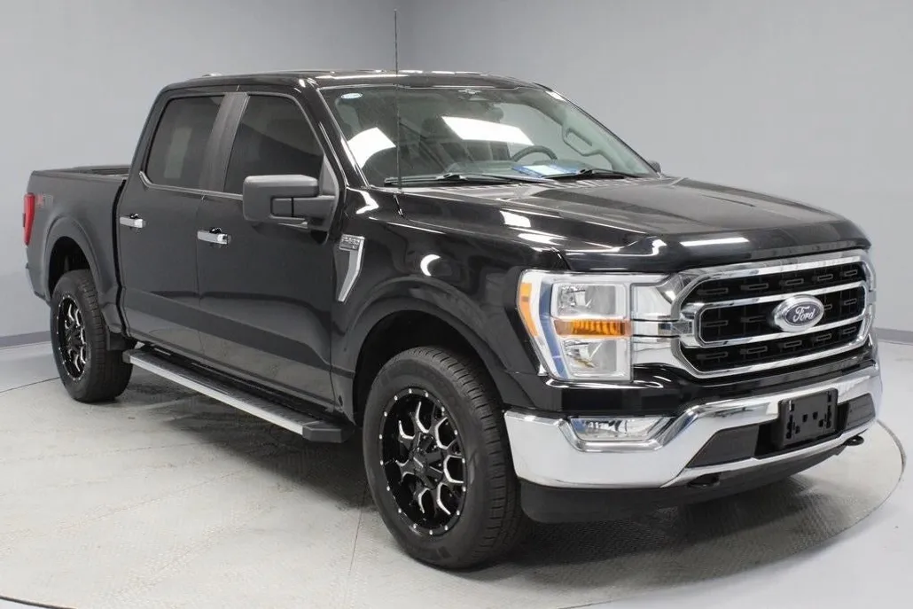 2023 Ford F-150 XLT photo 1