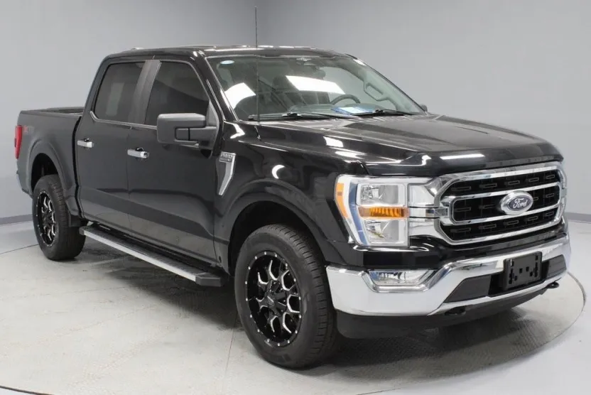 2023 Ford F-150 XLT photo 1