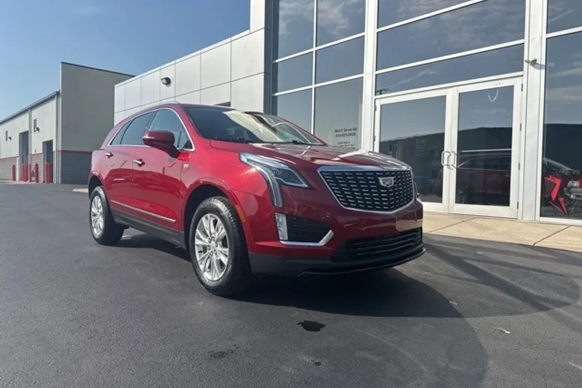 2022 Cadillac XT5 Luxury photo 1