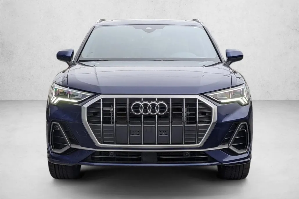 2024 Audi Q3 45 TFSI S line Premium photo 1