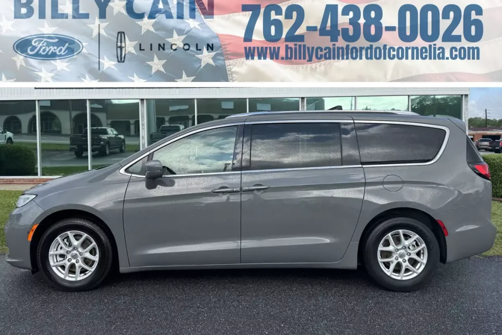 2021 Chrysler Pacifica Touring L photo 1