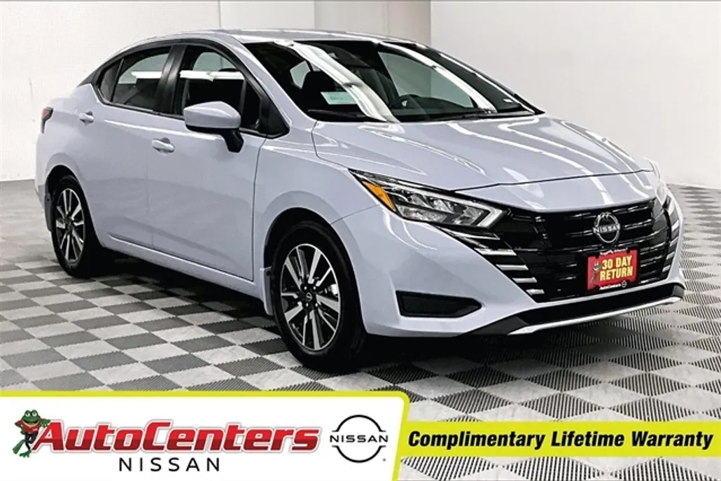 2025 Nissan Versa 1.6 SV photo 1