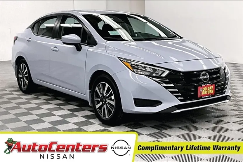 2025 Nissan Versa 1.6 SV photo 1