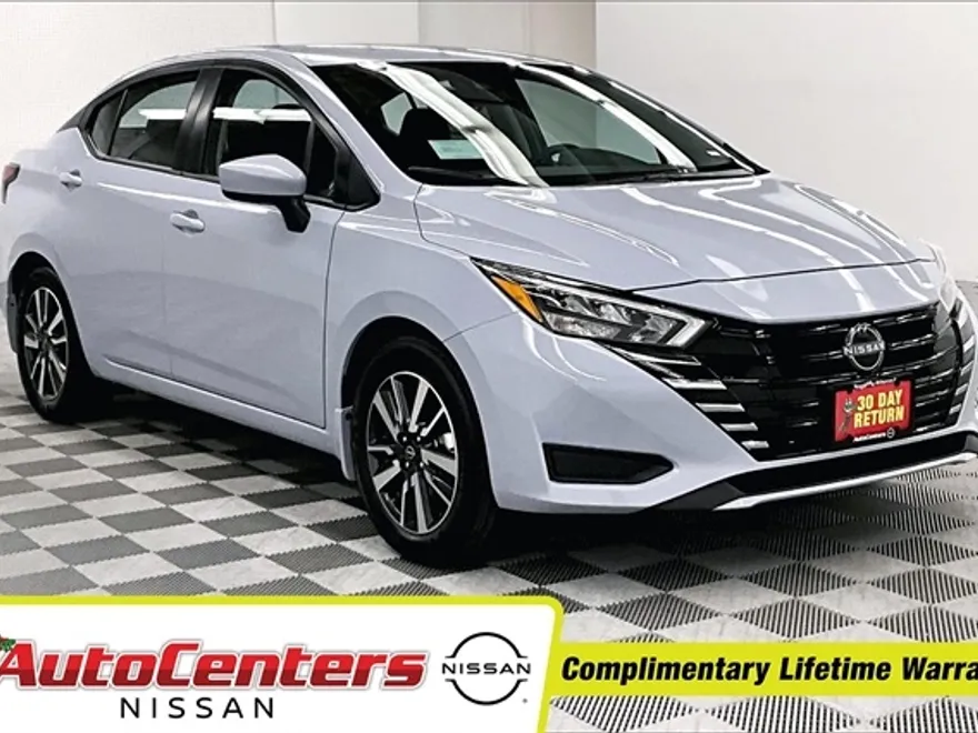 2025 Nissan Versa 1.6 SV photo 1
