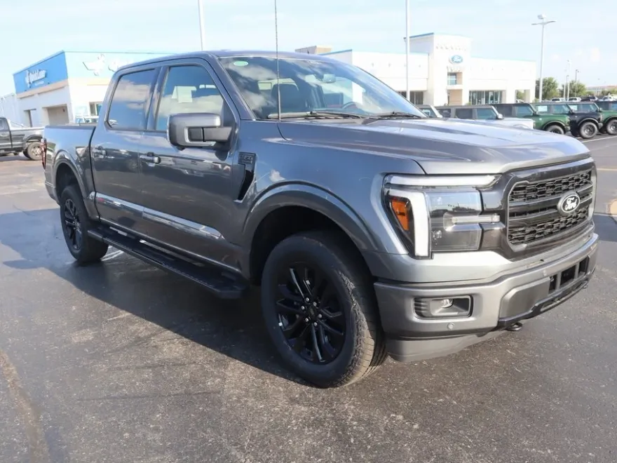 2025 Ford F-150 Lariat photo 1