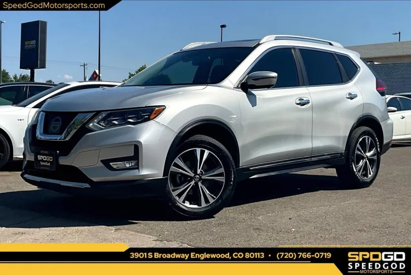 2017 Nissan Rogue SL photo 1