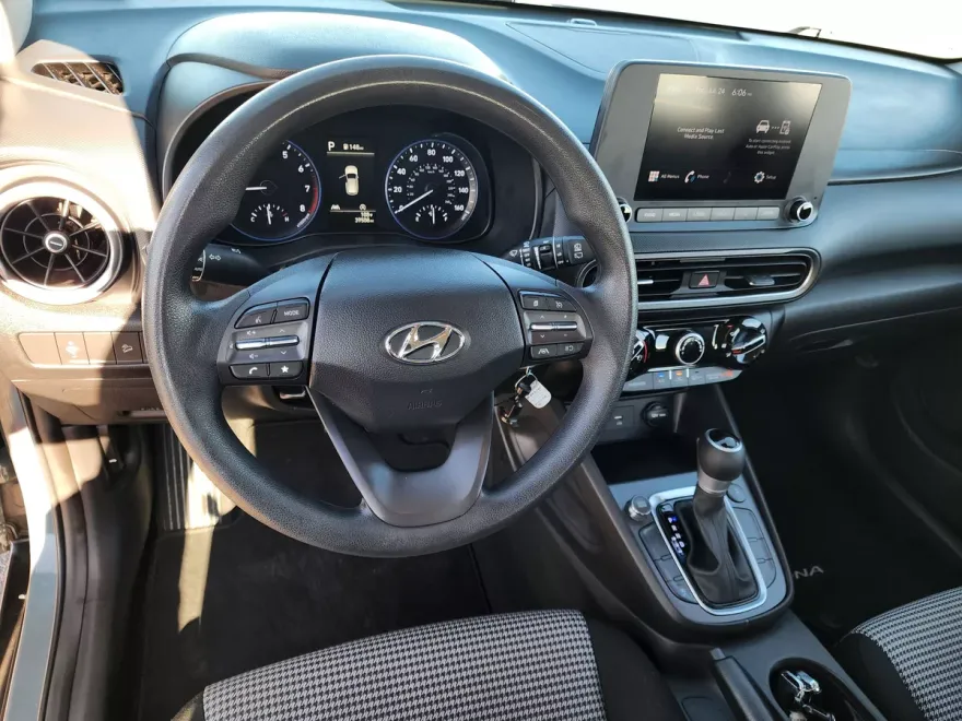 2022 Hyundai Kona SE photo 1