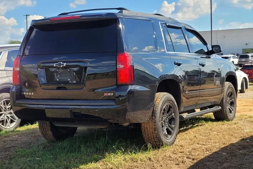 2020 Chevrolet Tahoe LT photo 1