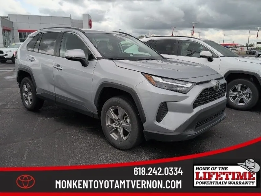2024 Toyota RAV4 XLE photo 1