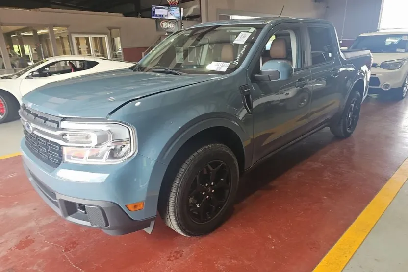 2022 Ford Maverick Lariat photo 1