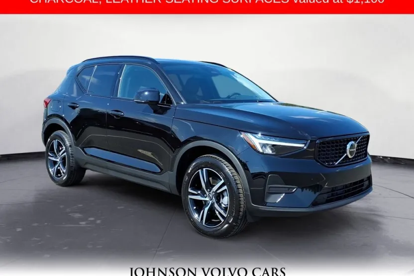 2026 Volvo XC40 Core AWD photo 1