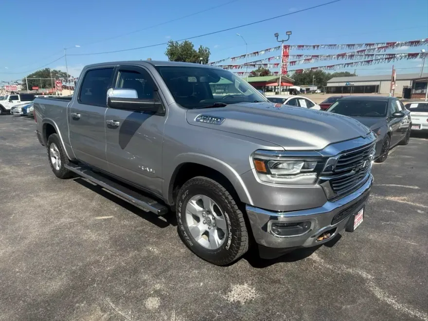 2019 Ram 1500 Laramie photo 1